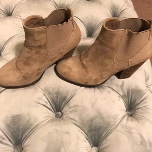 Taupe bootie